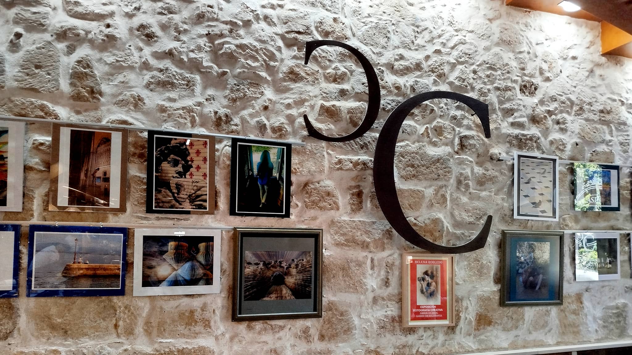 Dibujos y recreaciones de Manuel Garrido García. Vista general de la exposición