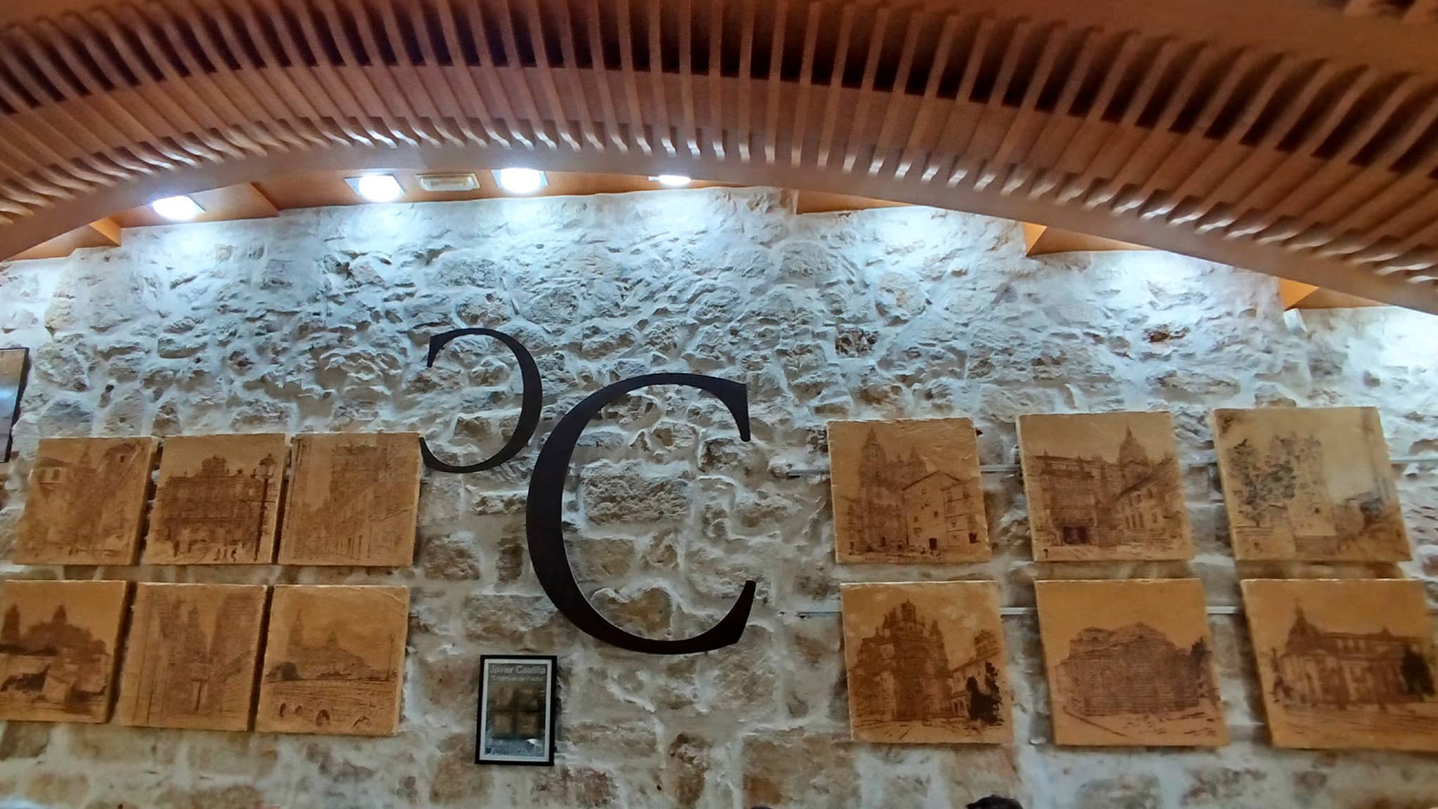 Dibujos y recreaciones de Manuel Garrido García. Vista general de la exposición